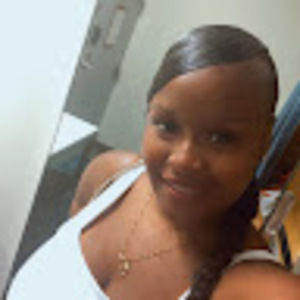 Meet your Posher, Monique